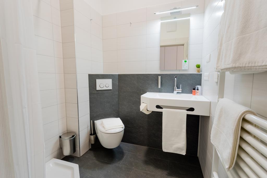 באיירוט Apartmenthaus Koenigsallee מראה חיצוני תמונה
