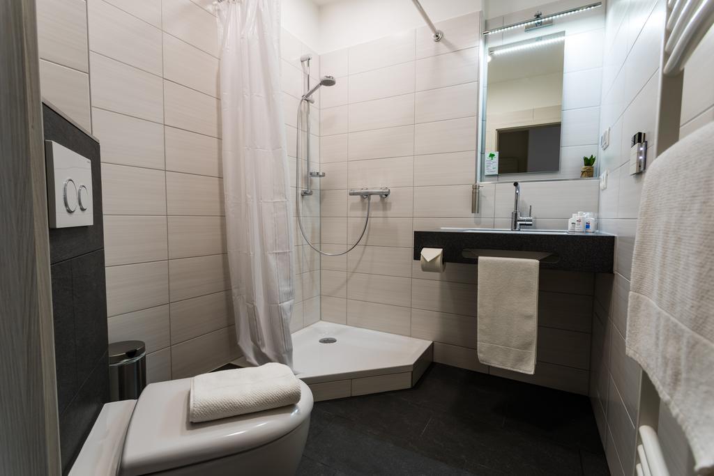 באיירוט Apartmenthaus Koenigsallee מראה חיצוני תמונה