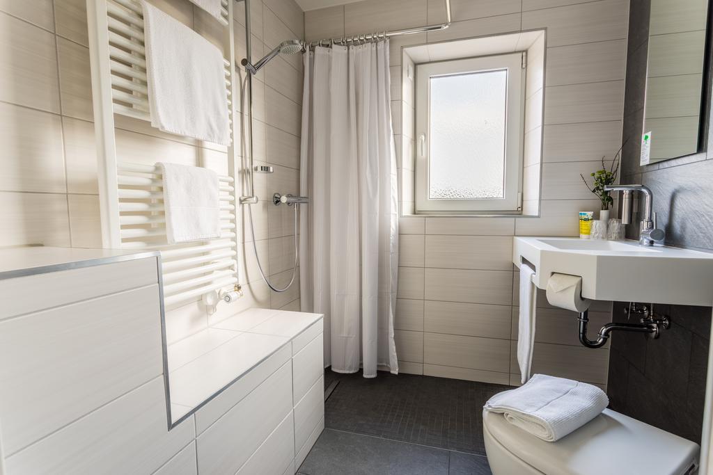 באיירוט Apartmenthaus Koenigsallee מראה חיצוני תמונה